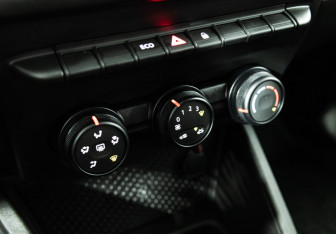 Подержанный автомобиль Renault Duster 2021 года (15 фото)