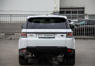 Подержанный автомобиль Land Rover Range Rover Sport 2013 года (8 фото)