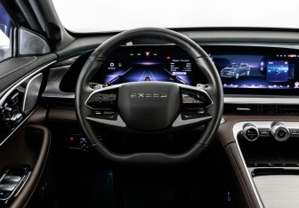 Подержанный автомобиль Exeed TXL 2023 года (14 фото)