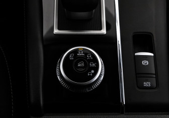 Подержанный автомобиль Mitsubishi Outlander 2022 года (18 фото)