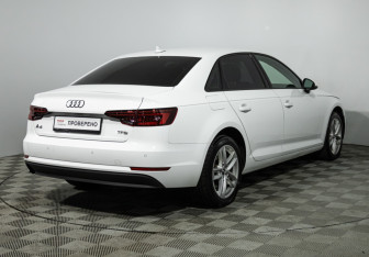 Подержанный автомобиль Audi A4 Sedan 2018 года (5 фото)