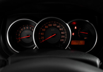 Подержанный автомобиль Nissan Tiida Sedan 2008 года (15 фото)