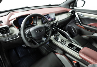 Подержанный автомобиль Geely Coolray 2023 года (11 фото)