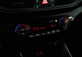 Подержанный автомобиль Kia Cerato Sedan 2019 года (18 фото)