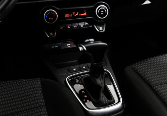 Подержанный автомобиль Kia Rio Hatchback 2021 года (13 фото)