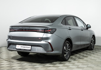 Подержанный автомобиль BAIC U5 Plus 2023 года (5 фото)