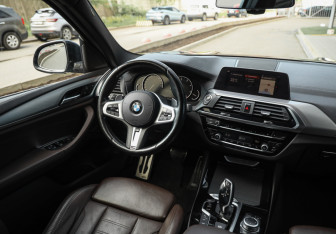 Подержанный автомобиль BMW X3 2021 года (12 фото)