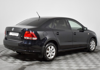 Подержанный автомобиль Volkswagen Polo Sedan 2013 года (5 фото)