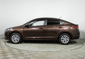 Подержанный автомобиль Hyundai Solaris Sedan 2021 года (8 фото)