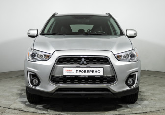 Подержанный автомобиль Mitsubishi ASX 2014 года (2 фото)