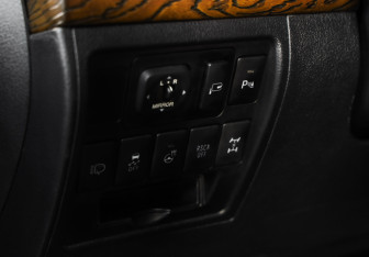 Подержанный автомобиль Toyota Land Cruiser Suv 2014 года (22 фото)