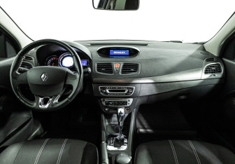 Подержанный автомобиль Renault Megane Hatchback 2014 года (13 фото)