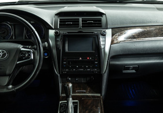 Подержанный автомобиль Toyota Camry Sedan 2018 года (14 фото)
