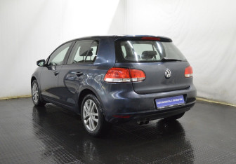 Подержанный автомобиль Volkswagen Golf Hatchback 2012 года (7 фото)