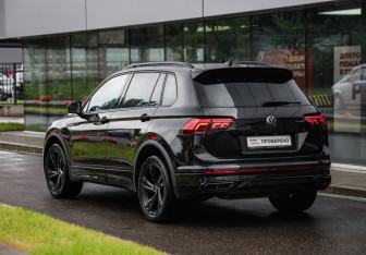 Подержанный автомобиль Volkswagen Tiguan 2021 года (8 фото)