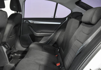 Подержанный автомобиль Skoda Octavia Liftback 2016 года (13 фото)