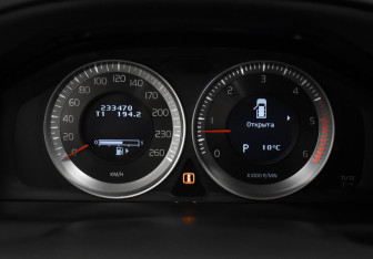 Подержанный автомобиль Volvo XC60 2012 года (20 фото)