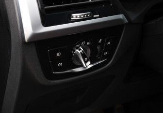 Подержанный автомобиль BMW X3 2021 года (28 фото)