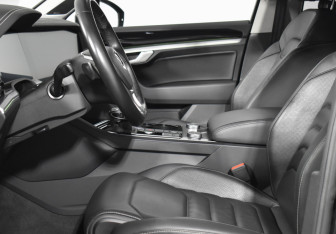 Подержанный автомобиль Volkswagen Touareg 2018 года (10 фото)