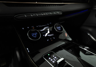 Подержанный автомобиль Exeed LX 2023 года (20 фото)