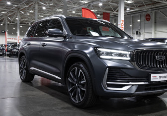 Подержанный автомобиль Geely Monjaro 2024 года (7 фото)