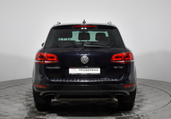 Подержанный автомобиль Volkswagen Touareg 2014 года (6 фото)