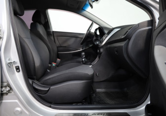 Подержанный автомобиль Hyundai Solaris Sedan 2013 года (17 фото)