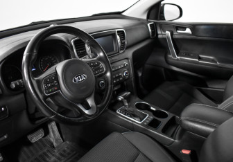 Подержанный автомобиль Kia Sportage 2017 года (9 фото)