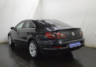 Подержанный автомобиль Volkswagen Passat CC 2010 года (7 фото)