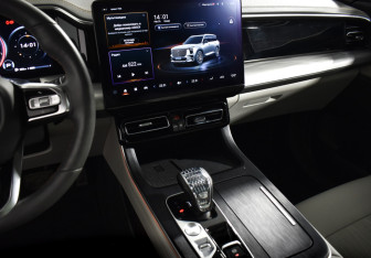 Подержанный автомобиль GAC GS8 2023 года (19 фото)