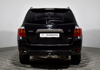Подержанный автомобиль Toyota Highlander 2008 года (6 фото)
