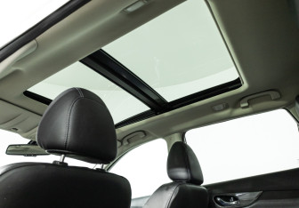 Подержанный автомобиль Nissan X-Trail 2016 года (15 фото)