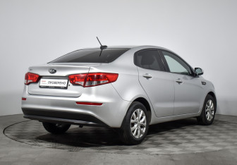 Подержанный автомобиль Kia Rio Sedan 2017 года (5 фото)
