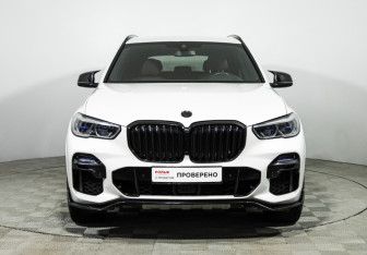 Подержанный автомобиль BMW X5 2020 года (2 фото)