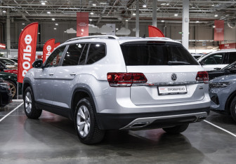 Подержанный автомобиль Volkswagen Teramont 2018 года (8 фото)