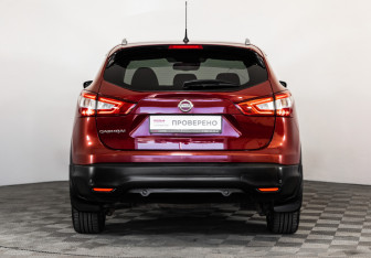 Подержанный автомобиль Nissan Qashqai 2014 года (6 фото)