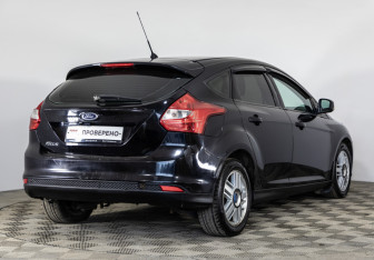Подержанный автомобиль Ford Focus Hatchback 2012 года (5 фото)