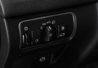 Подержанный автомобиль Volvo XC60 2016 года (18 фото)