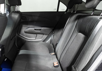 Подержанный автомобиль Chevrolet Aveo Sedan 2012 года (10 фото)