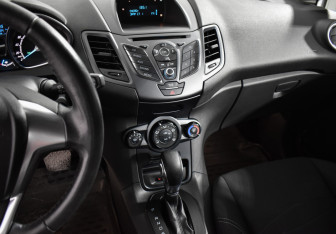 Подержанный автомобиль Ford Fiesta Hatchback 2017 года (18 фото)