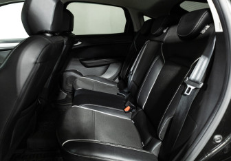 Подержанный автомобиль Renault Arkana 2020 года (10 фото)