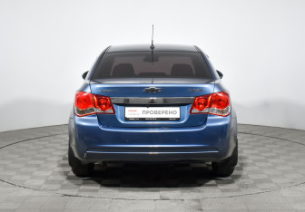 Подержанный автомобиль Chevrolet Cruze Sedan 2012 года (6 фото)