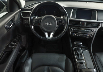 Подержанный автомобиль Kia Optima Sedan 2018 года (10 фото)
