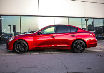 Подержанный автомобиль Infiniti Q50 2016 года (8 фото)