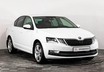 Подержанный автомобиль Skoda Octavia Liftback 2019 года (3 фото)