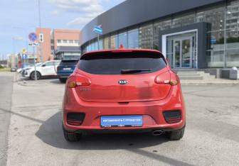 Подержанный автомобиль Kia Ceed Hatchback 2017 года (5 фото)