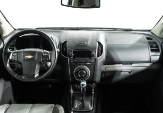 Подержанный автомобиль Chevrolet TrailBlazer 2014 года (13 фото)