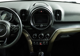 Подержанный автомобиль MINI Countryman 2019 года (14 фото)