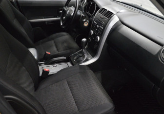 Подержанный автомобиль Suzuki Grand Vitara 2011 года (12 фото)
