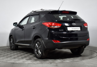 Подержанный автомобиль Hyundai ix35 2015 года (7 фото)